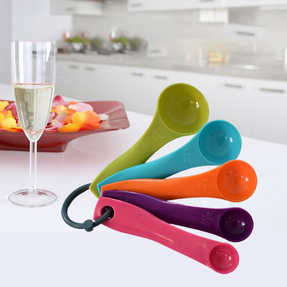 5-Piece Colorful Salt Oil Spoo - Kitchen Baking Kit recension och pris